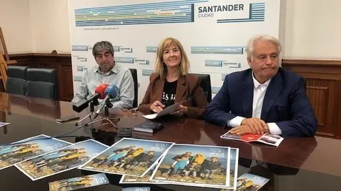 El propietario de los Cines Groucho de Santander, Jos&eacute; Pinar; la concejal de Cultura de Santander, Mar&iacute;a Luisa Sanju&aacute;n, y el presidente de honor de la Fundaci&oacute;n Araguaney-Puente de Culturas, Ghaleb Jaber Ibraim