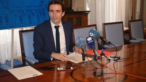 Santander.- PSOE tacha de "extrema gravedad" que PP autorizase la entrega de armas a polic&iacute;as locales en pr&aacute;cticas