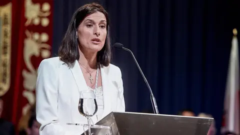 La candidata del PP a la alcad&iacute;a de Santander, Gema Igual, durante su intervenci&oacute;n en la sesi&oacute;n de constituci&oacute;n del Ayuntamiento de Santander, tras ser nombrada alcaldesa de la ciudad.