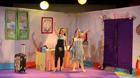 Obra 'Maurina y el calendario m&aacute;gico' de Arte en Escena