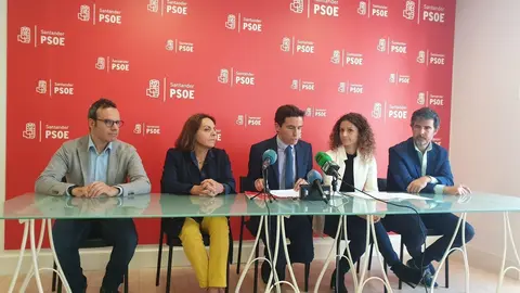 Pedro Casares y otros concejales del Grupo Socialista de Santander