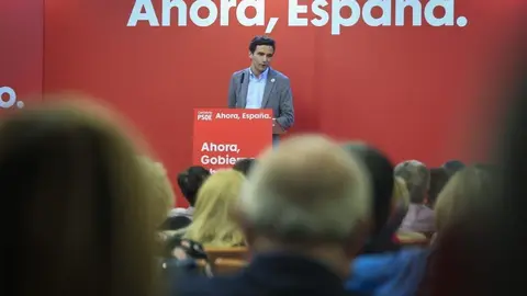 El candidato del PSOE al Congreso, Pedro Casares