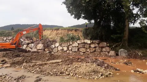 La CHC concluye retirada de dep&oacute;sitos acumulados en el r&iacute;o Pas