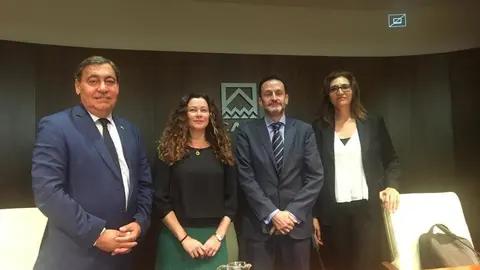 Juli&aacute;n S&aacute;nchez Melgar, magistrado del TS; Amaya Merch&aacute;n, directora del curso y titular del Juzgado de lo Penal n&ordm; 4; Edmundo Bal, abogado del Estado; y Paz de la Cuesta, catedr&aacute;tica de Derecho Penal en la UC, en el curso