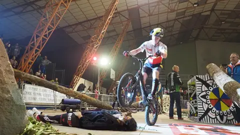 OLYMPUS DIGITAL CAMERA         