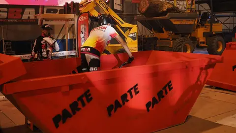 OLYMPUS DIGITAL CAMERA         