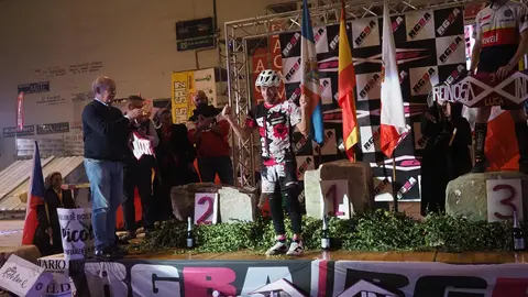 OLYMPUS DIGITAL CAMERA         