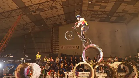 OLYMPUS DIGITAL CAMERA         