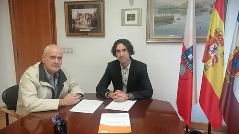 Firma convenio Ayuntamiento y C&aacute;ritas