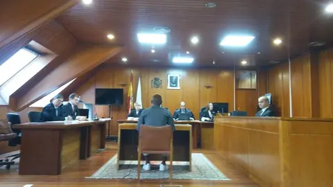 Juicio al acusado de violar a una joven, exnovia de un primo suyo