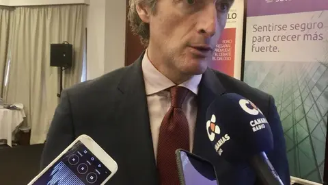 De la Serna pide contundencia contra Torra