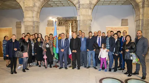 Inauguraci&oacute;n de la muestra 'Princesa Chaborr&iacute;. Con&oacute;ceme' sobre el pueblo gitano en el Parlamento de Cantabria