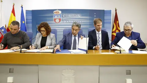 Gobierno, patronal y sindicatos firman la declaraci&oacute;n institucional del Di&aacute;logo Social