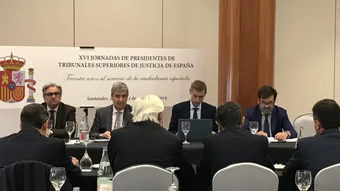 Clausura de las XVI Jornadas de Presidentes de Tribunales Superiores de Justicia de Espa&ntilde;a, presidida por el presidente del TSJ de Cantabria, Jos&eacute; Luis L&oacute;pez del Moral, y el vocal del CGPJ, Juan Manuel Fern&aacute;ndez