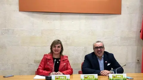 La diputada del PRC en el Parlamento de Cantabria, Ana Obreg&oacute;n, y el portavoz del grupo regionalista en la C&aacute;mara, Pedro Hernando