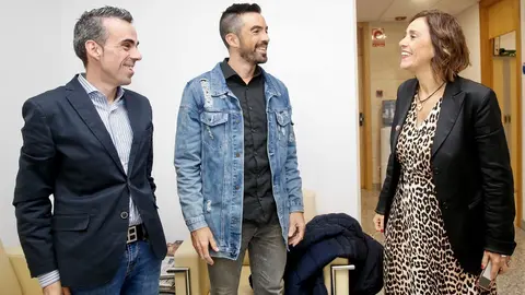 La consejera de Presidencia, Interior, Justicia y Acci&oacute;n Exterior, Paula Fern&aacute;ndez, y el alcalde de Ampuero, V&iacute;ctor Guti&eacute;rrez