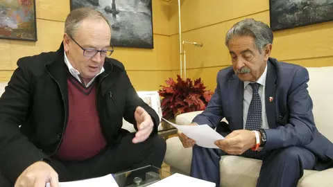 Revilla con alcalde de Campoo de Yuso