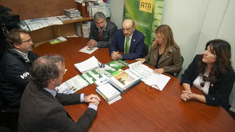 Maz&oacute;n y Fern&aacute;ndez se re&uacute;nen con ATA