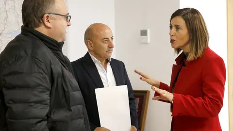 La consejera de Presidencia, Interior, Justicia y Acci&oacute;n Exterior, Paula Fern&aacute;ndez, se ha reunido con el alcalde de B&aacute;rcena de Cicero, Gumersindo Ranero