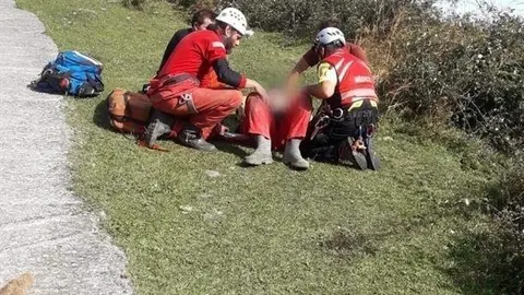 Rescate a un espele&oacute;logo madrile&ntilde;o tras sufrir un accidente en La Torca La Sima de La G&aacute;ndara, en Soba