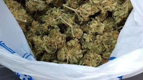 Marihuana localizada en el coche del detenido