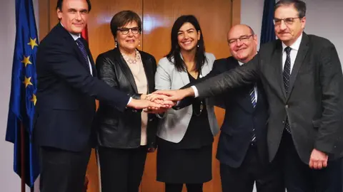 Villamandos, Heras, Rienda, Pingarr&oacute;n y Soriano durante la firma del protocolo entre Gobierno, universidades y CSD.