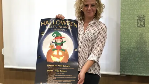 La concejala de Festejos, Patricia Portilla, presentando la fiesta de Halloween