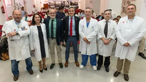 El vicepresidente y consejero de Universidades, Igualdad, Cultura y Deporte, Pablo Zuloaga, acompa&ntilde;ado del consejero de Sanidad, Miguel Rodr&iacute;guez, asiste al homenaje a los servicios premiados en los BIC.