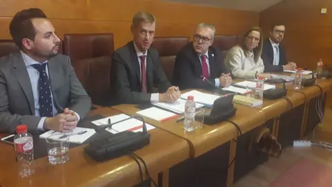 El presidente del TJSC, Jos&eacute; Luis L&oacute;pez del Moral, presenta la memoria judicial de 2018 en el Parlamento