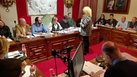 Mar&iacute;a Jos&eacute; Fern&aacute;ndez toma posesi&oacute;n como concejala del PRC en Camargo en sustituci&oacute;n de Rosa Vald&eacute;s