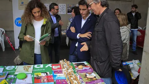 Dirigentes socialistas en actos de la Semana Pobreza