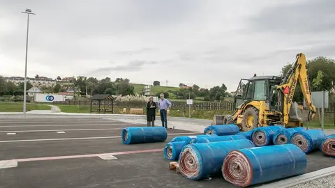 Colocaci&oacute;n pavimento pista atletismo Requejada
