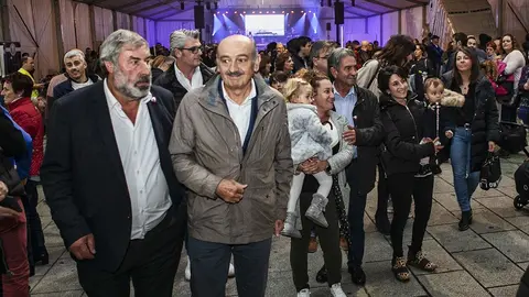Fernando Fern&aacute;ndez, Jos&eacute; Mar&iacute;a Maz&oacute;n y Miguel &Aacute;ngel Revilla en un acto electoral en Noja