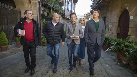 Casares y otros candidatos del PSOE en Cartes