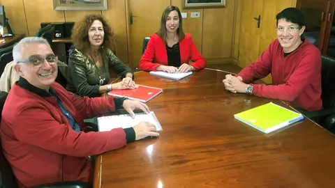 La consejera de Econom&iacute;a y Hacienda, Mar&iacute;a S&aacute;nchez, se re&uacute;ne con miembros de CSIF