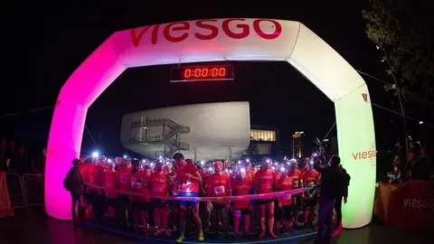 Salida de la carrera nocturna de Viesgo en Santander