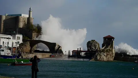 Imagen de la borrasca en Castro Urdiales (Cantabria/Espa&ntilde;a) a 3 de noviembre de 2019.