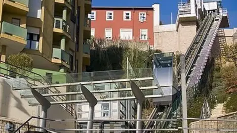 400px-Funicular_R&iacute;o_de_la_Pila