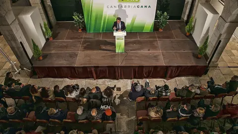 Mitin del PRC en Comillas