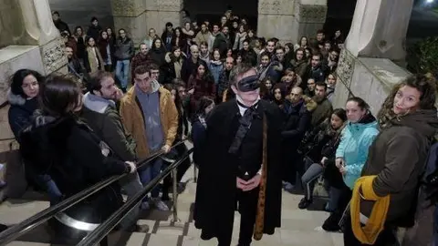 la noche es joven archivo