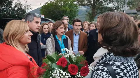 La ministra de Justicia en funciones, Dolores Delgado, participa en un acto homenaje a los represliados en el cementerio civil de Solares