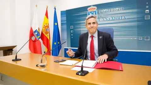 Pablo Zuloaga, vicepresidente y portavoz del Gobierno PRC-PSOE, informa de los acuerdos de Gobierno