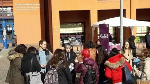 Los candidatos de Unidas Podemos al Congreso de los Diputados por Cantabria, Luis del Pi&ntilde;al y Leticia Mart&iacute;nez, han estado esta ma&ntilde;ana en la Universidad de Cantabria