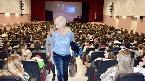 La consejera de Educaci&oacute;n, Formaci&oacute;n Profesional y Turismo, Marina Lomb&oacute;, inaugura el curso de formaci&oacute;n para maestros en pr&aacute;cticas