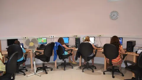Taller de inform&aacute;tica en un telecentro municipal