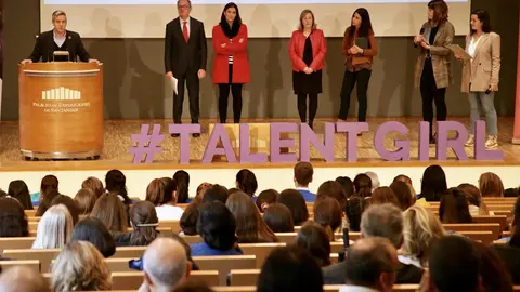 El vicepresidente regional , Pablo Zuloaga, interviene en la inauguraci&oacute;n de la tercera edici&oacute;n del programa Stem Girl Talent Cantabria