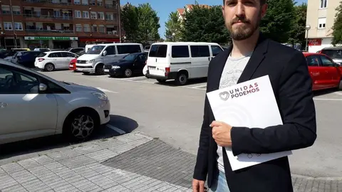 El candidato de Unidas Podemos Cantabria al Congreso, Luis del Pi&ntilde;al