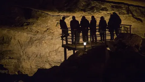 Guias de cuevas con arte rupestre