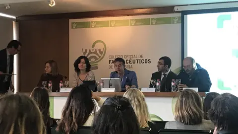 Inauguraci&oacute;n de la jornada formativa del programa 'Peso y Salud Infantil' en el Colegio Oficial de Farmac&eacute;uticos de Cantabria
