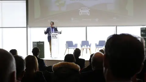 El consejero de Innovaci&oacute;n, Industria, Transporte y Comercio, Francisco Mart&iacute;n, participa en el foro &lsquo;Di&aacute;logos de Automoci&oacute;n&rsquo;.